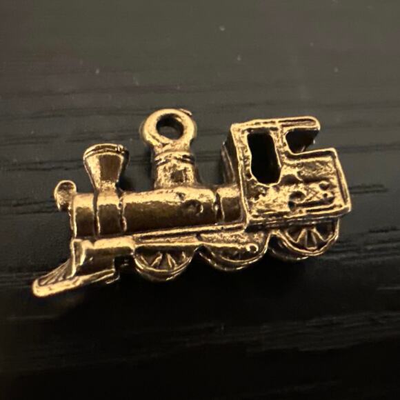 BULK 10 Vintage Train Pewter Charms Antique Gold Tone - Picture 2 of 4